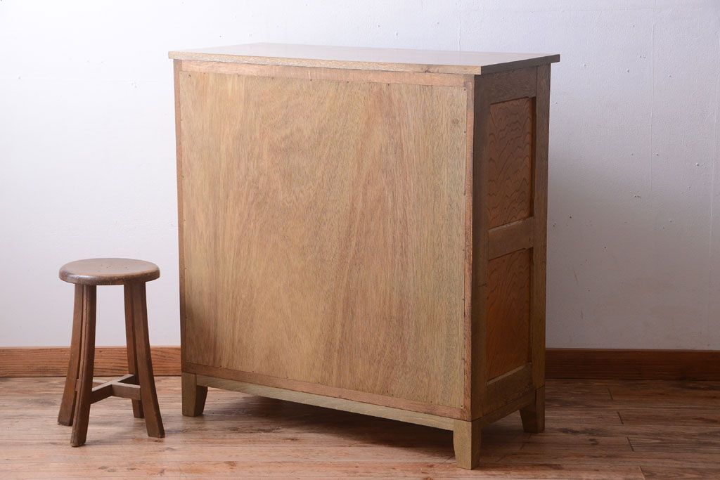 レトロ家具　昭和レトロ　脚付き!古い木製の収納棚(キャビネット)(2)