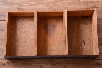 アンティーク家具　和製アンティーク　古い木の上品な片袖机(2)