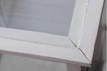 アンティーク家具　大正ロマン　ホワイトペイント　縦型の小さなアンティークガラスケース