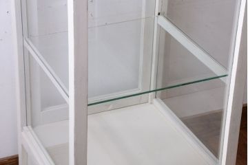 アンティーク家具　大正ロマン　ホワイトペイント　縦型の小さなアンティークガラスケース