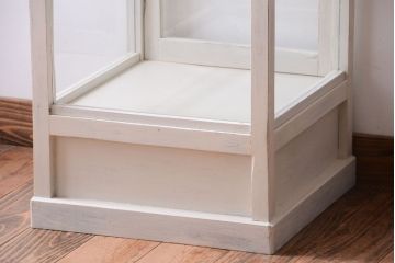 アンティーク家具　大正ロマン　ホワイトペイント　縦型の小さなアンティークガラスケース