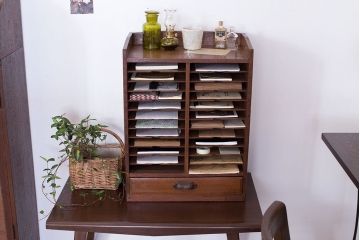 レトロ家具　昭和レトロ　古い木製の小ぶりなアンティーク書類ケース(カルテケース)