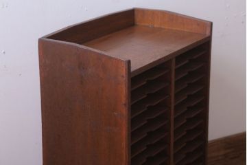 レトロ家具　昭和レトロ　古い木製の小ぶりなアンティーク書類ケース(カルテケース)