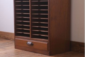 レトロ家具　昭和レトロ　古い木製の小ぶりなアンティーク書類ケース(カルテケース)