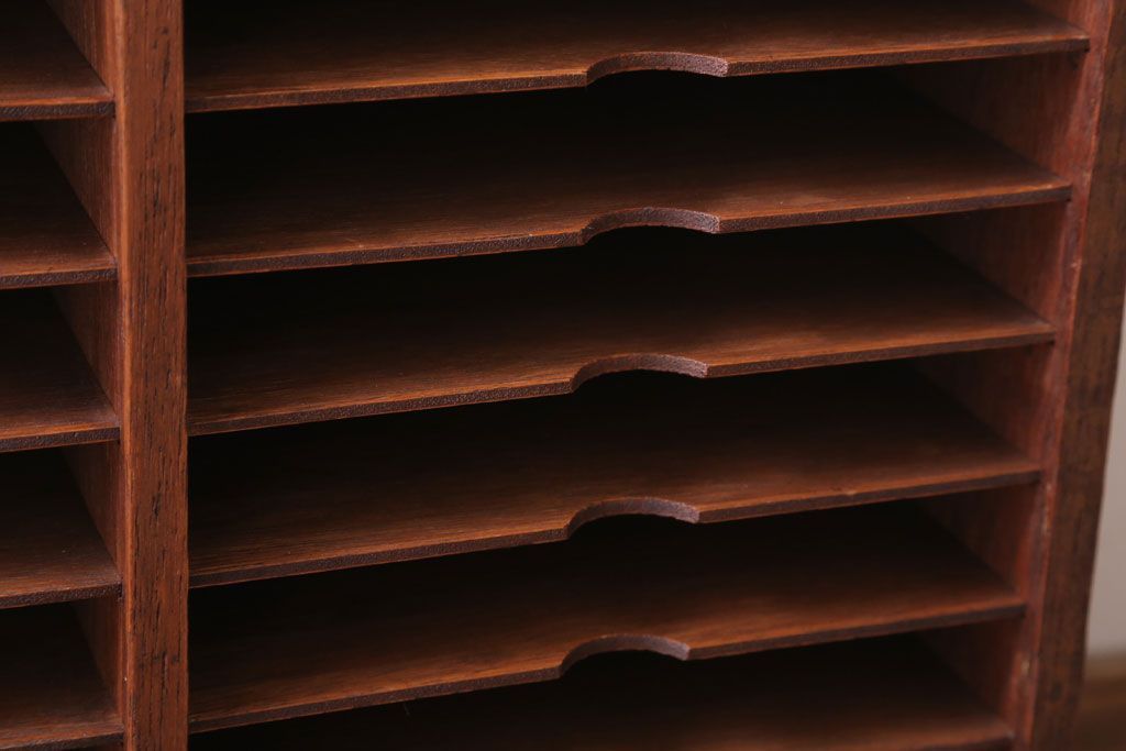 レトロ家具　昭和レトロ　古い木製の小ぶりなアンティーク書類ケース(カルテケース)