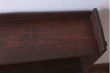 アンティーク家具　アンティーク　背の低い楔(くさび)式本棚(飾り棚・ディスプレイラック)