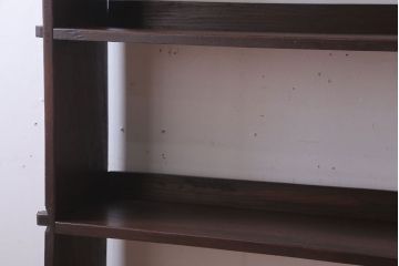 アンティーク家具　アンティーク　背の低い楔(くさび)式本棚(飾り棚・ディスプレイラック)