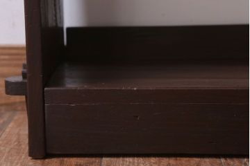 アンティーク家具　アンティーク　背の低い楔(くさび)式本棚(飾り棚・ディスプレイラック)