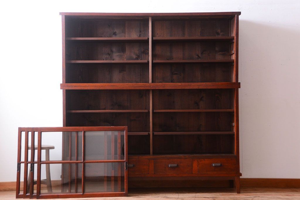 アンティーク家具　和製アンティーク　大正期　脚付き!2段重ね収納棚