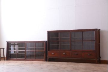 アンティーク家具　和製アンティーク　大正期　脚付き!2段重ね収納棚