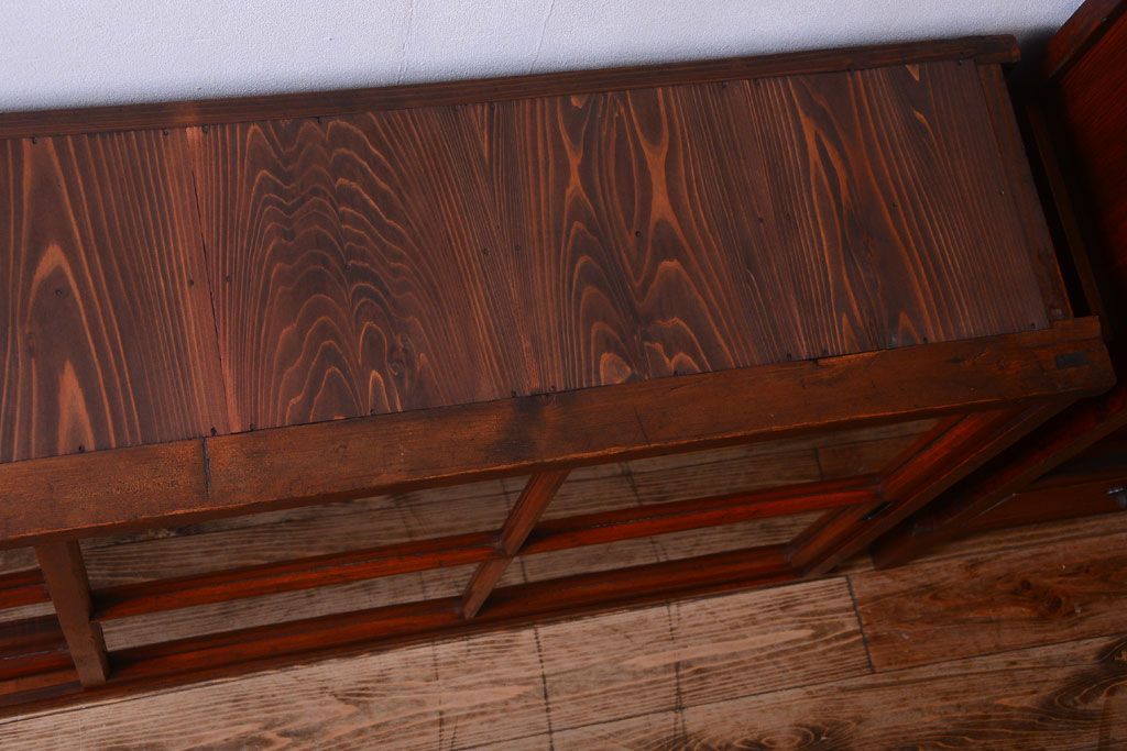 アンティーク家具　和製アンティーク　大正期　脚付き!2段重ね収納棚