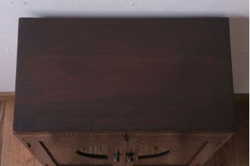 アンティーク家具　和製アンティーク　色ガラス入り!おしゃれなデザインのアンティーク本箱(ブックケース)