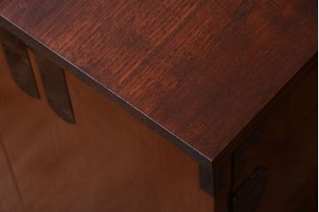 アンティーク家具　アンティーク　前面欅材!漆が綺麗な衣装箪笥ローボード