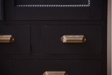 アンティーク家具　アンティークペイント　色ガラス入り!おしゃれなデザインのアンティーク本箱(ブックケース)