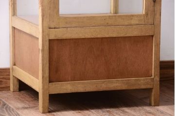 レトロ家具　昭和レトロ　オカザキパン　脚付き!古い縦型ガラスケース