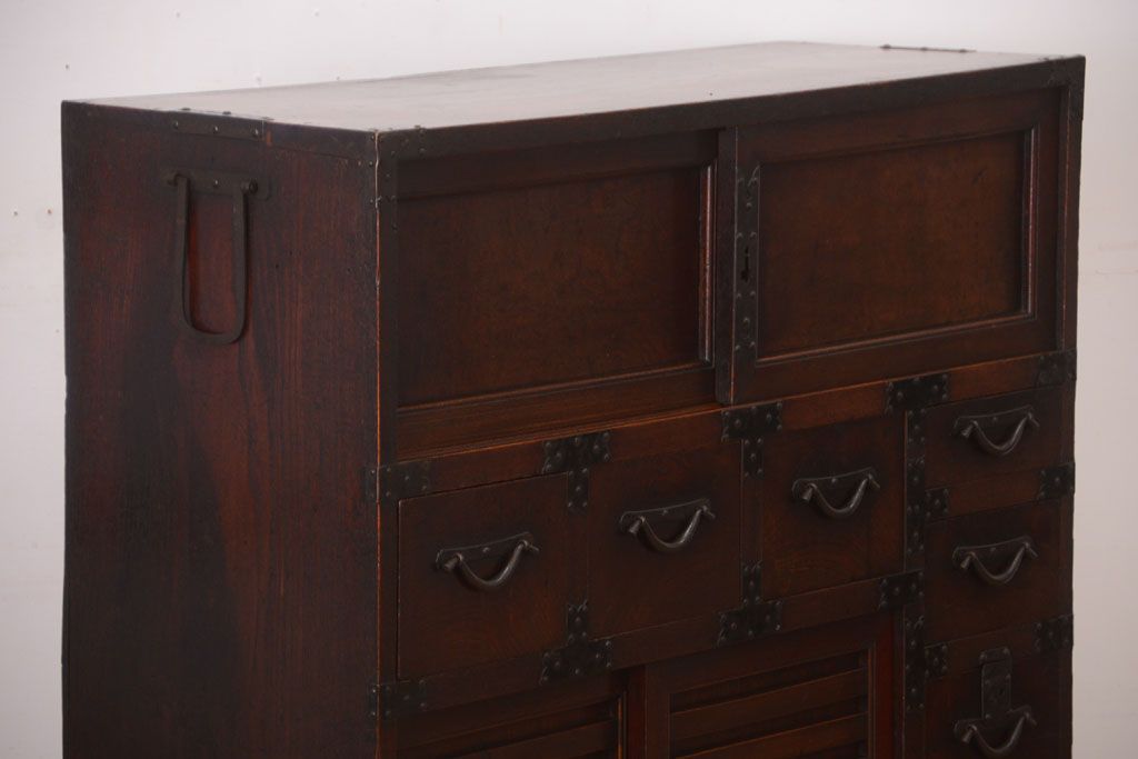 アンティーク家具　古民具・骨董　明治　上手物!古金具付きの三方欅材帳場箪笥