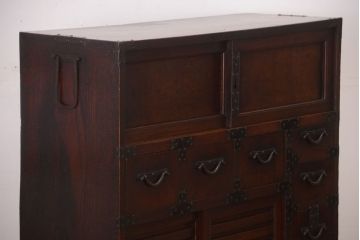 アンティーク家具　古民具・骨董　明治　上手物!古金具付きの三方欅材帳場箪笥