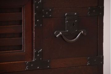 アンティーク家具　古民具・骨董　明治　上手物!古金具付きの三方欅材帳場箪笥