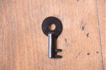 アンティーク家具　古民具・骨董　明治　上手物!古金具付きの三方欅材帳場箪笥