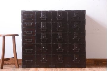 アンティーク家具　古民具・骨董　希少品　明治　新潟産　変わり型の帳場箪笥(薬箪笥)