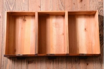 アンティーク家具　和製アンティーク　鉄脚付き!モールガラス引き戸のローボード