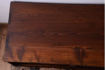 アンティーク家具　和製アンティーク　鉄脚付き!モールガラス引き戸のローボード