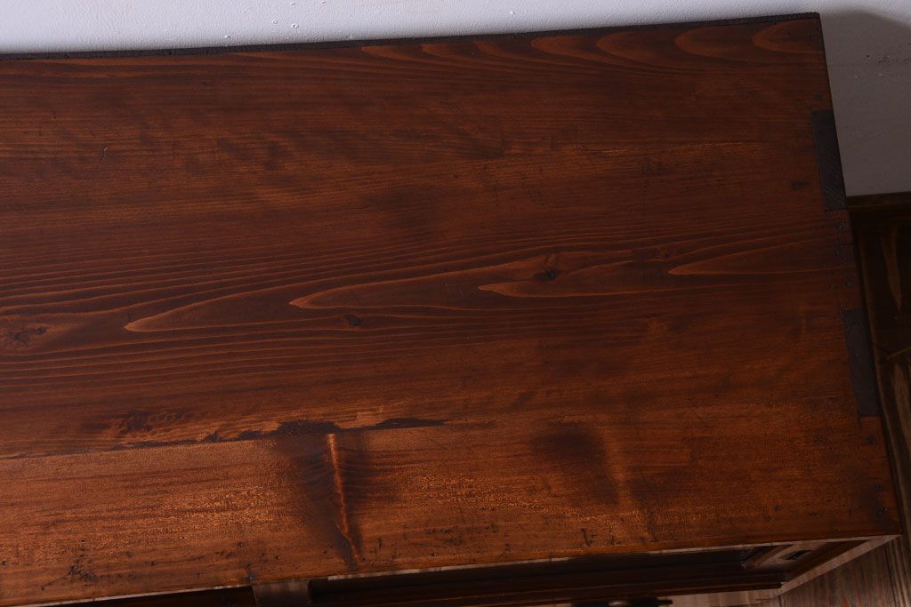 アンティーク家具　和製アンティーク　鉄脚付き!モールガラス引き戸のローボード