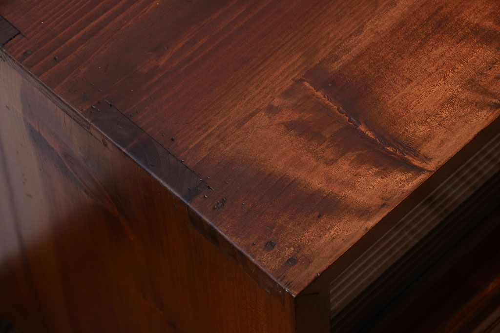 アンティーク家具　和製アンティーク　鉄脚付き!モールガラス引き戸のローボード