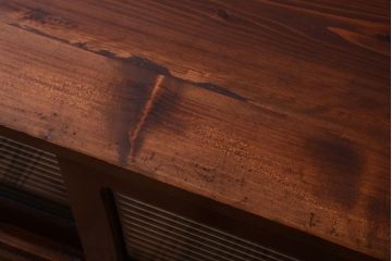 アンティーク家具　和製アンティーク　鉄脚付き!モールガラス引き戸のローボード