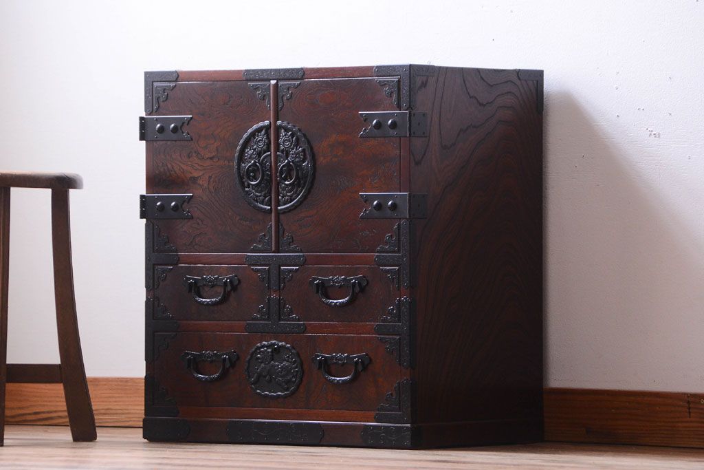 民芸家具 駿河民芸小箪笥 伝統的な日本の木製タンス 民芸家具 駿河民芸小箪笥 伝統的な日本の木製タンス