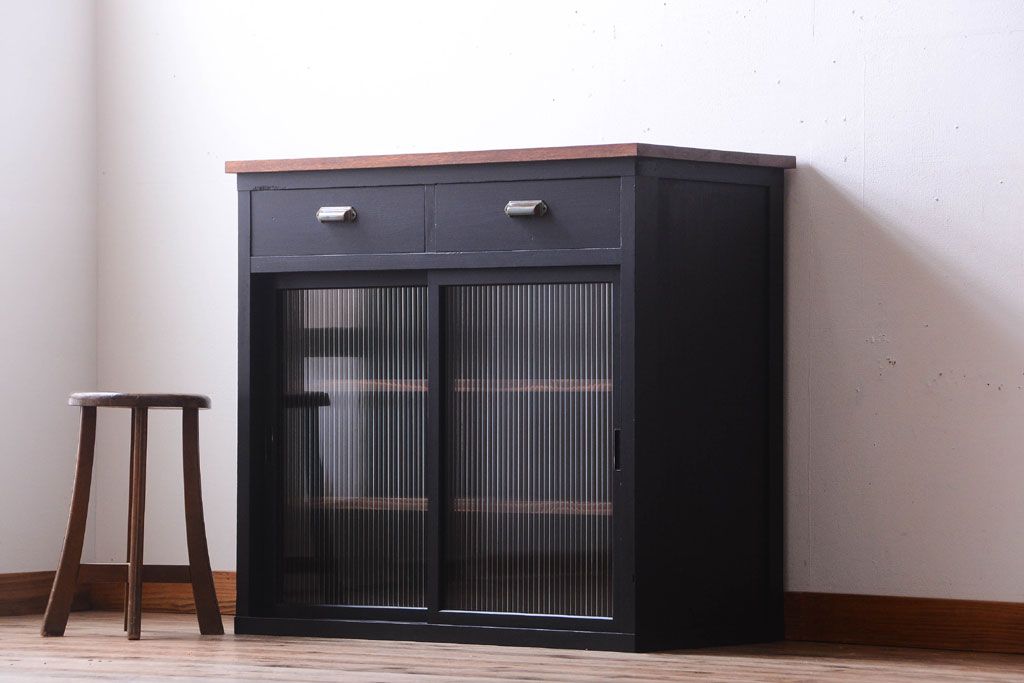 アンティーク家具　アンティークペイント　モールガラス入り!引き出し付きのカウンター収納棚(1)