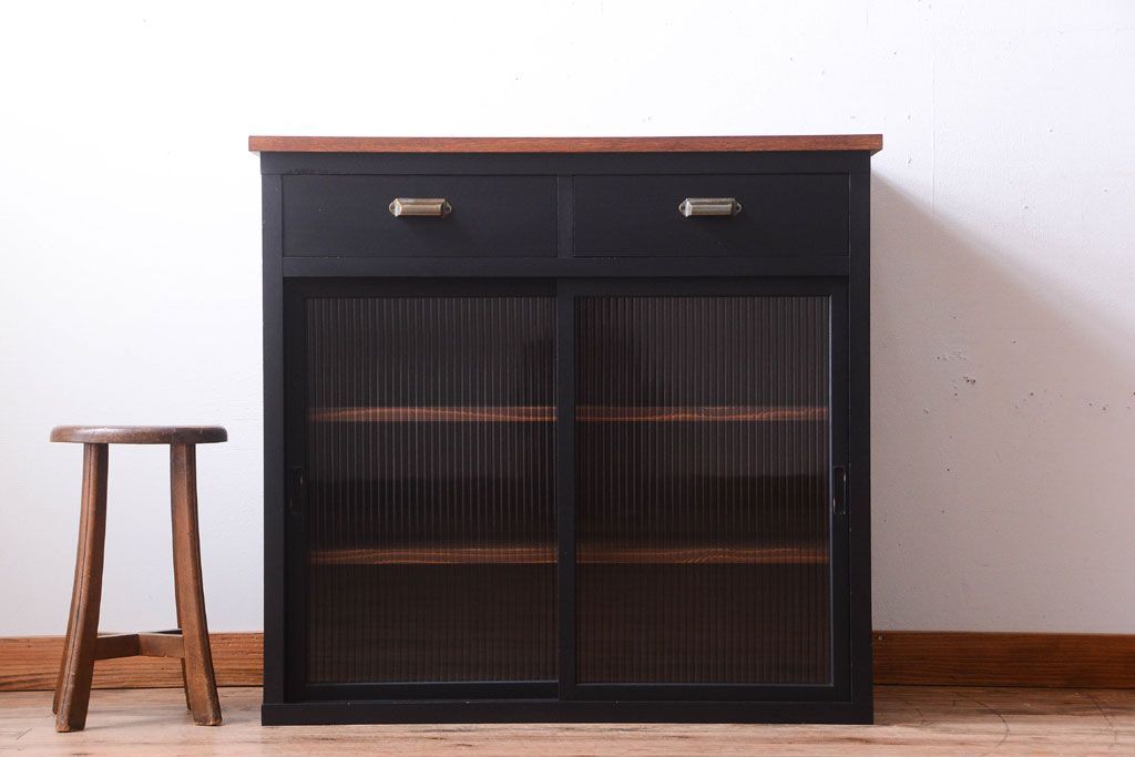 アンティーク家具　アンティークペイント　モールガラス入り!引き出し付きのカウンター収納棚(1)