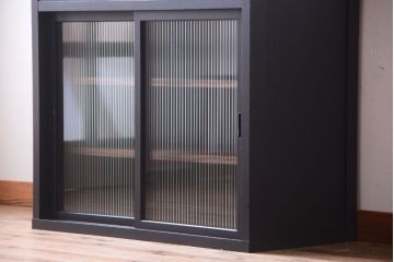 アンティーク家具　アンティークペイント　モールガラス入り!引き出し付きのカウンター収納棚(1)