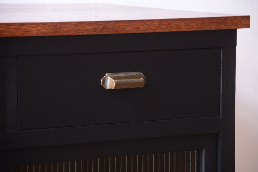 アンティーク家具　アンティークペイント　モールガラス入り!引き出し付きのカウンター収納棚(1)