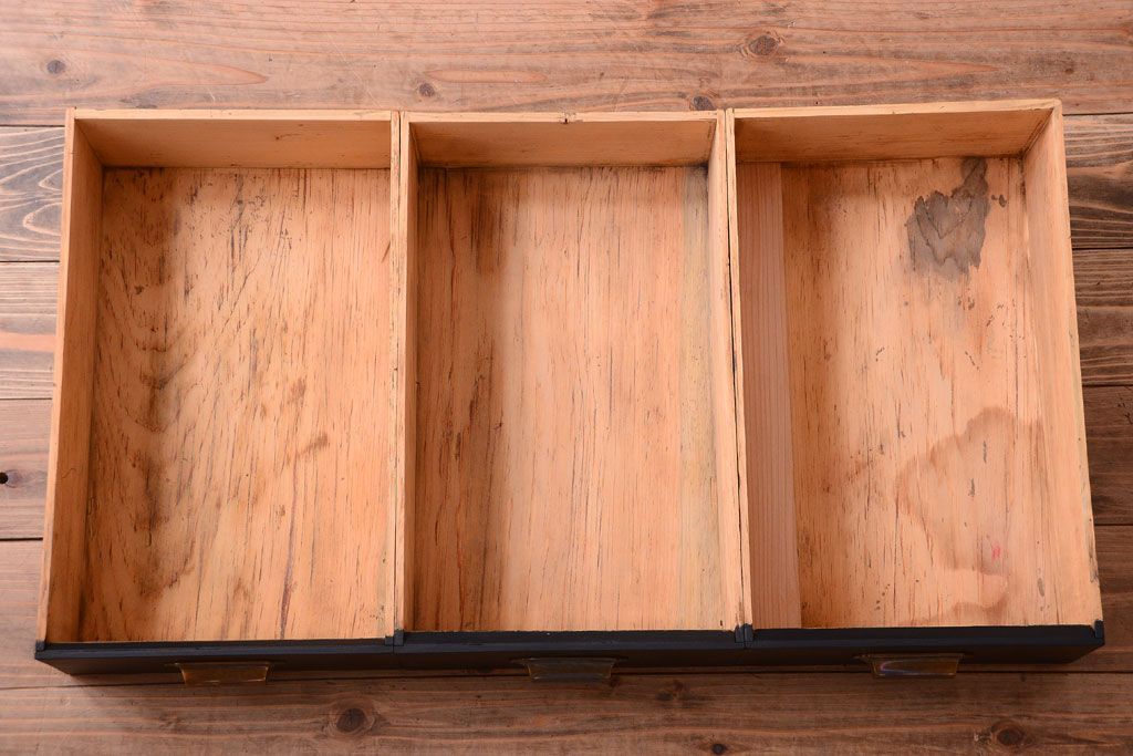 アンティーク家具　アンティークペイント　モールガラス入り!引き出し付きのカウンター収納棚(2)