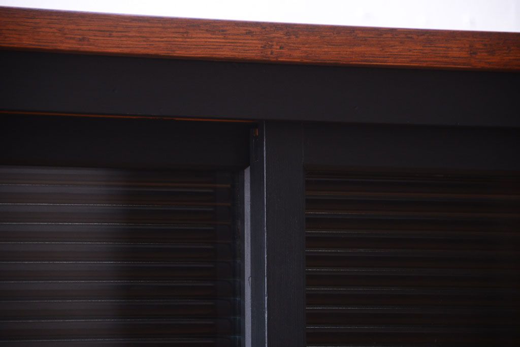 アンティーク家具　アンティークペイント　モールガラス入り!引き出し付きのカウンター収納棚(2)