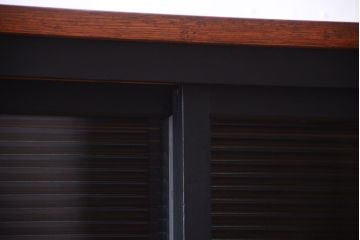 アンティーク家具　アンティークペイント　モールガラス入り!引き出し付きのカウンター収納棚(2)