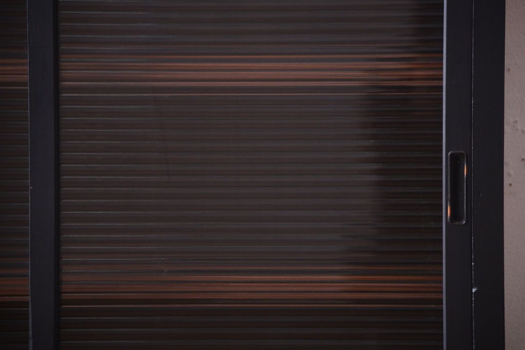 アンティーク家具　アンティークペイント　モールガラス入り!引き出し付きのカウンター収納棚(2)