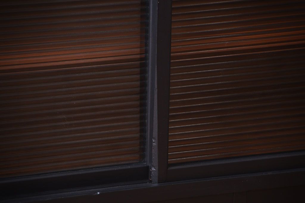 アンティーク家具　アンティークペイント　モールガラス入り!引き出し付きのカウンター収納棚(2)