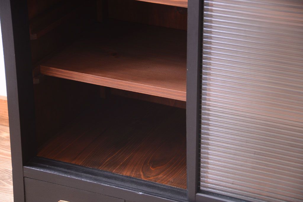 アンティーク家具　アンティークペイント　モールガラス入り!引き出し付きのカウンター収納棚(2)