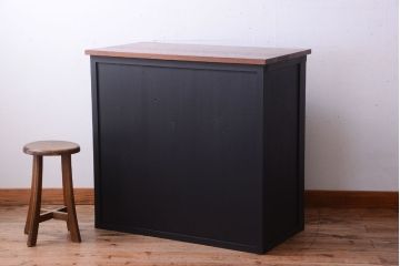 アンティーク家具　アンティークペイント　モールガラス入り!引き出し付きのカウンター収納棚(2)