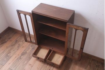 アンティーク家具　和製アンティーク　古い木の上品な小ぶりブックケース(本箱)