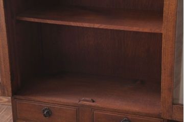 アンティーク家具　和製アンティーク　古い木の上品な小ぶりブックケース(本箱)