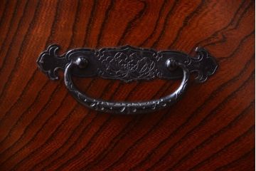 アンティーク家具　アンティーク　前面欅材!漆が綺麗な衣装箪笥ローボード(2)