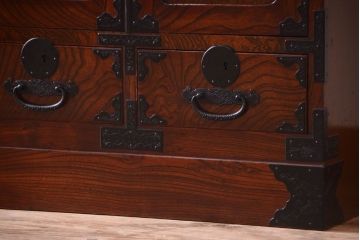 アンティーク家具　アンティーク　前面欅材!漆が綺麗な衣装箪笥ローボード(2)