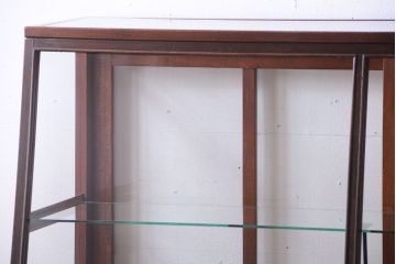レトロ家具　和製アンティーク　古いブナ材のレトロな台形型ガラスケース