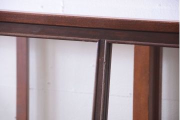 レトロ家具　和製アンティーク　古いブナ材のレトロな台形型ガラスケース