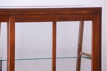 レトロ家具　和製アンティーク　古いブナ材のレトロな台形型ガラスケース
