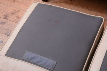 ヴィンテージ家具　イギリスビンテージ　おしゃれな3人掛けソファ