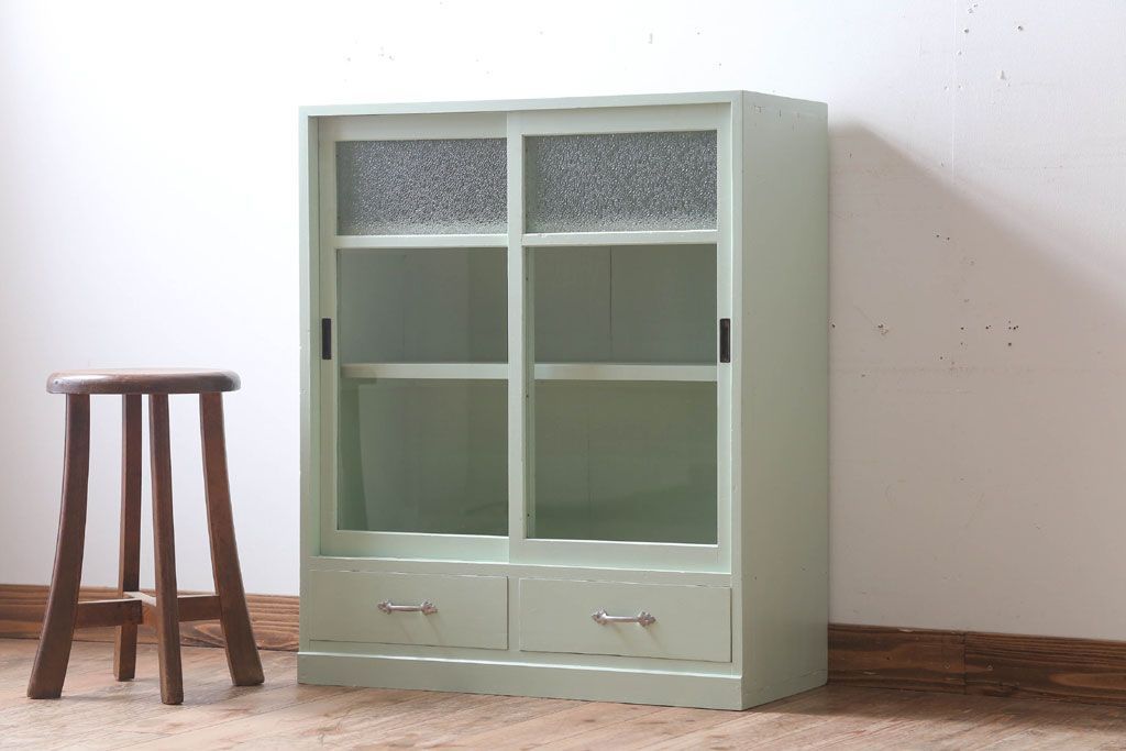 アンティーク家具　ペイント　引き出し2杯付き!ダイヤガラス入りアンティーク戸棚(収納棚)